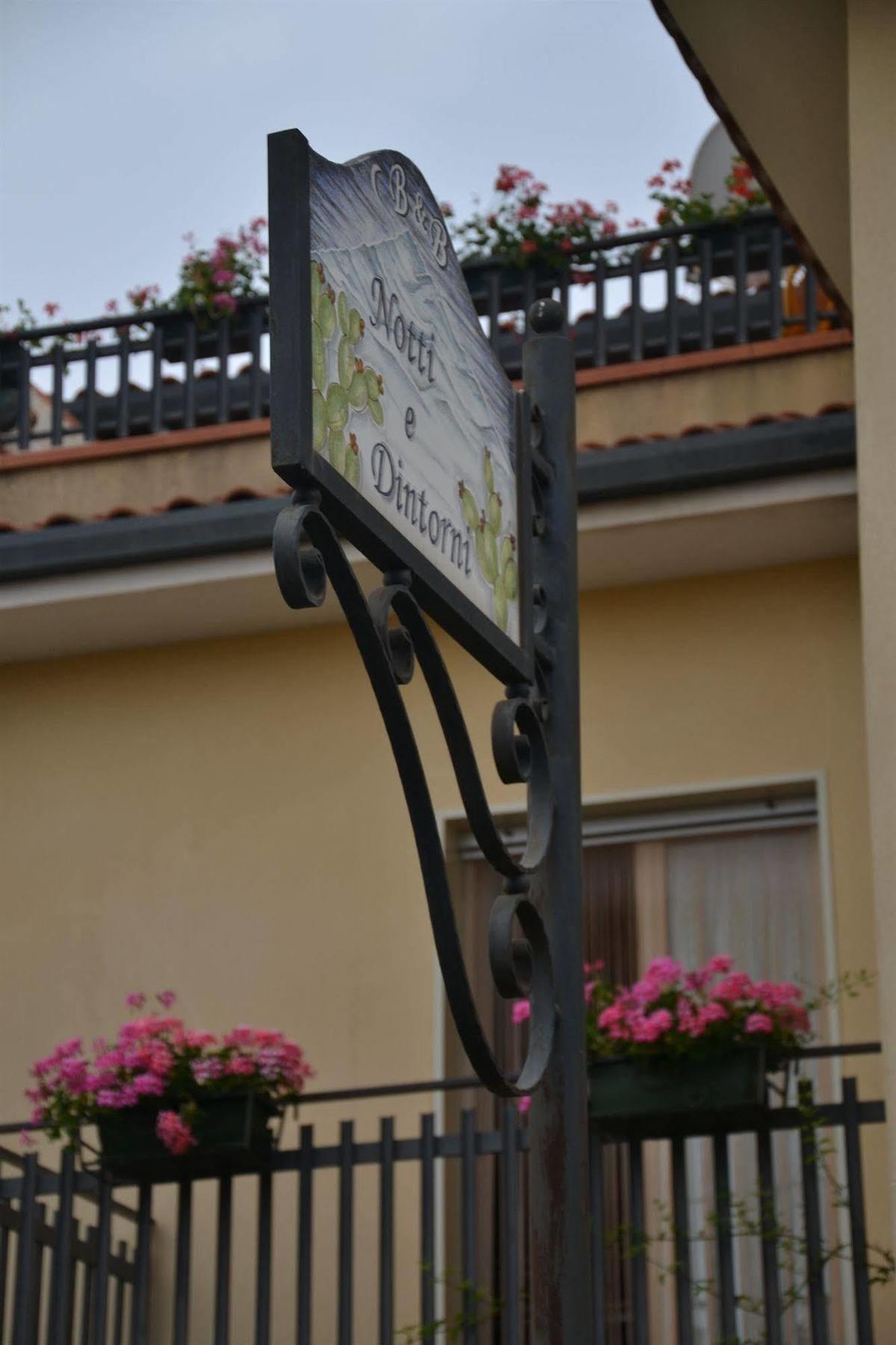 B&B Notti E Dintorni Nicolosi Exterior foto
